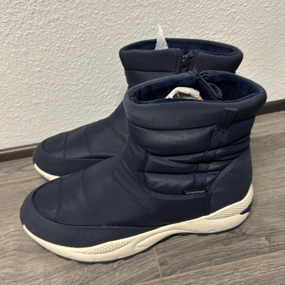 Baretraps Darra Waterproof Cold Weather Boots - Picture 5 of 9